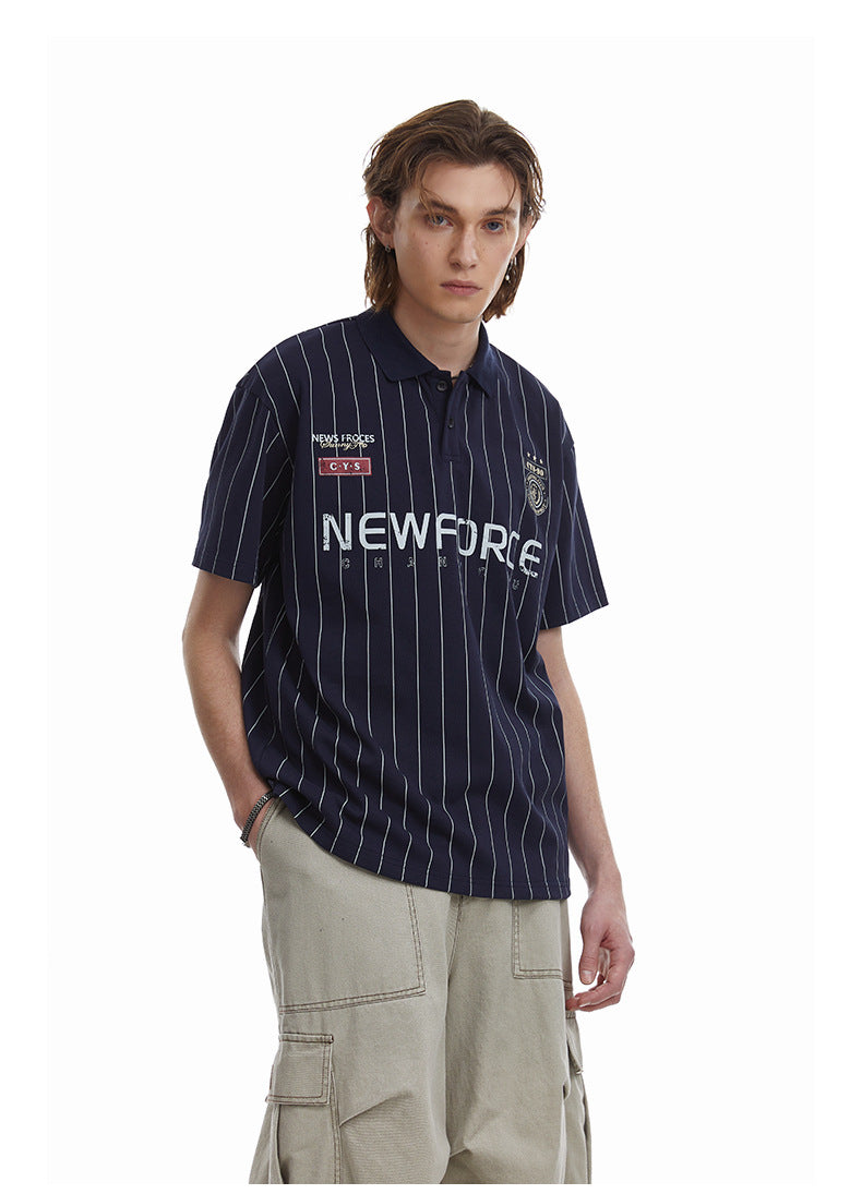 Camiseta negra desgastada y vanguardista de algodón estilo vintage con diseño de coche de carreras