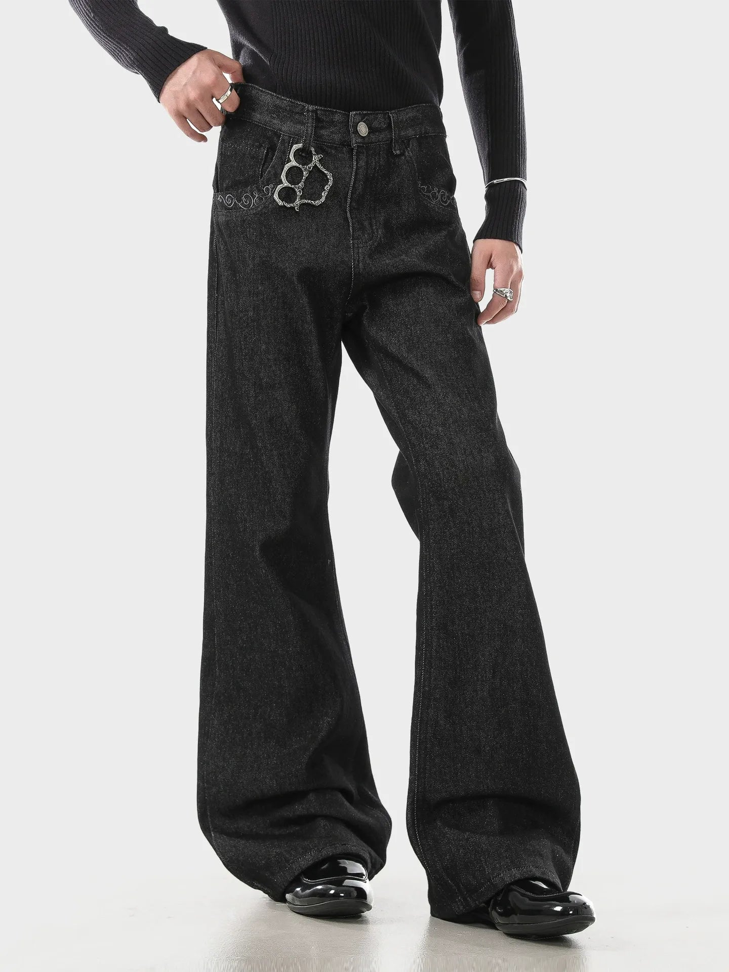 Camiseta negra desgastada y vanguardista de algodón estilo vintage con diseño de coche de carreras