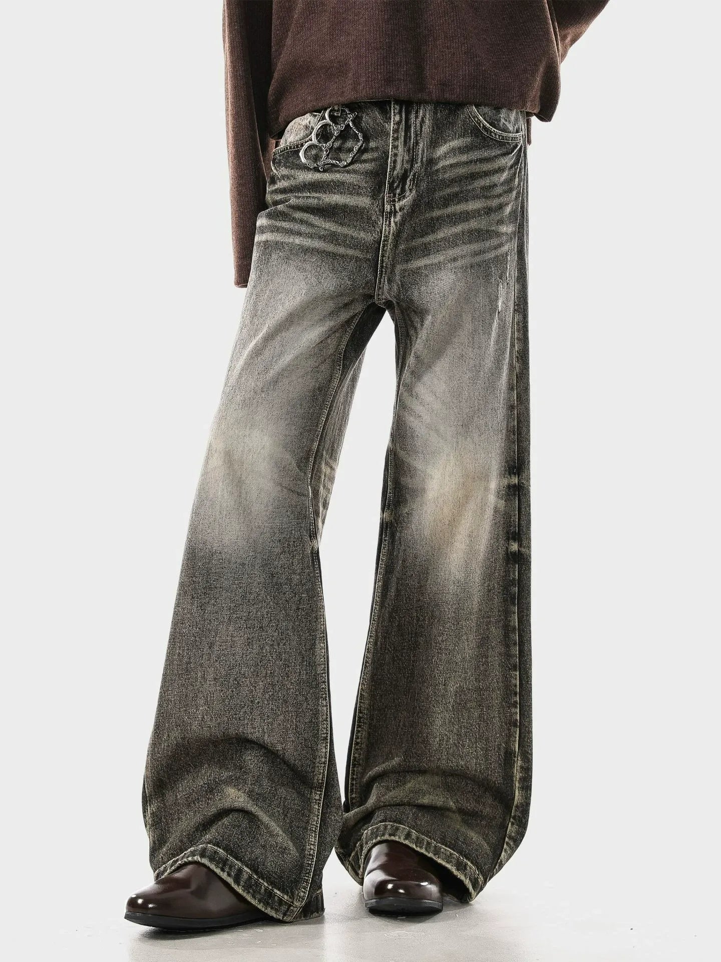 Camiseta negra desgastada y vanguardista de algodón estilo vintage con diseño de coche de carreras