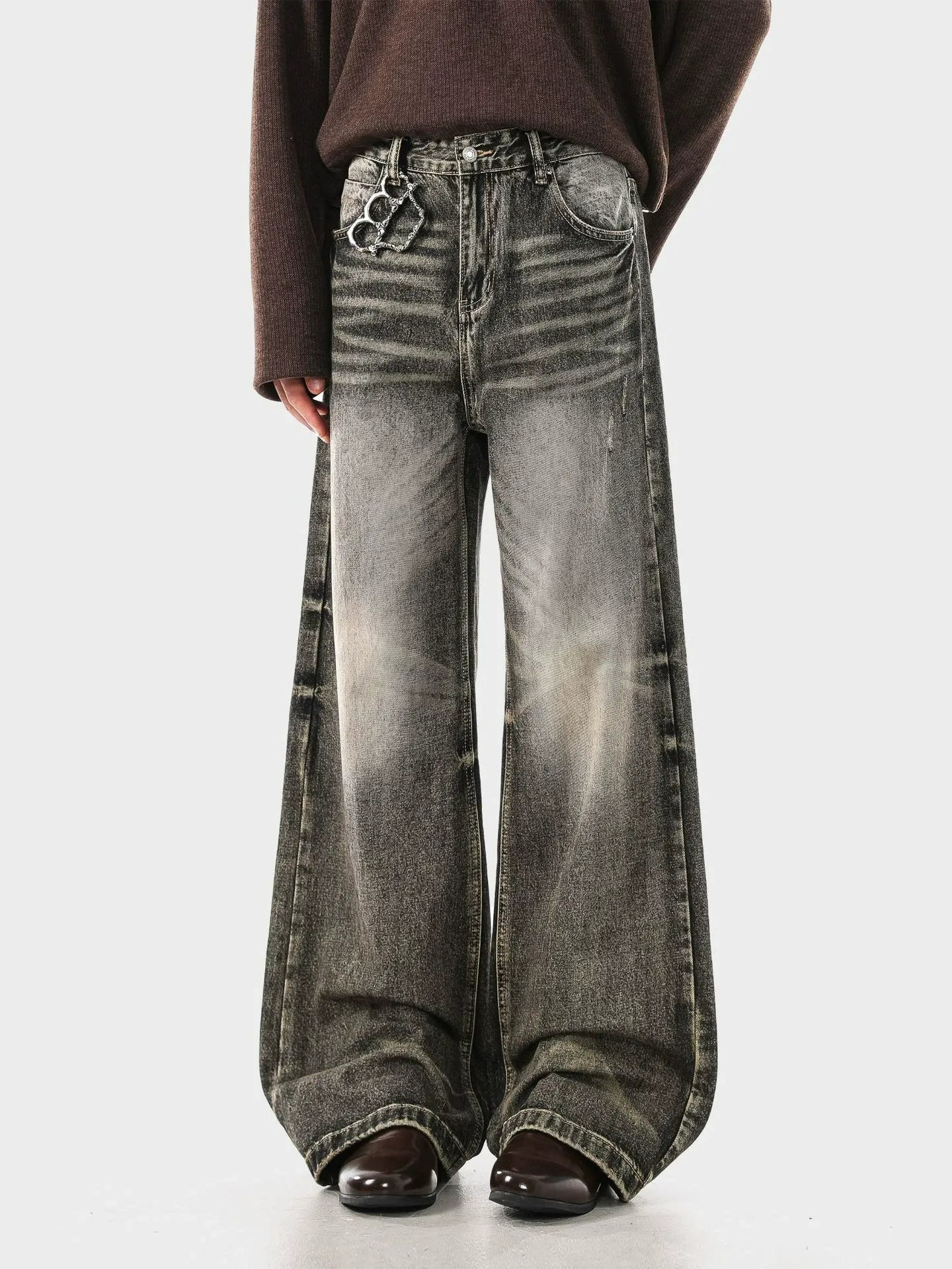 Camiseta negra desgastada y vanguardista de algodón estilo vintage con diseño de coche de carreras