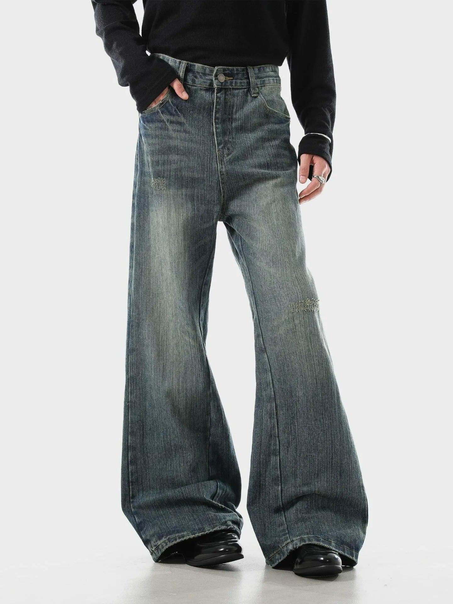 Camiseta negra desgastada y vanguardista de algodón estilo vintage con diseño de coche de carreras