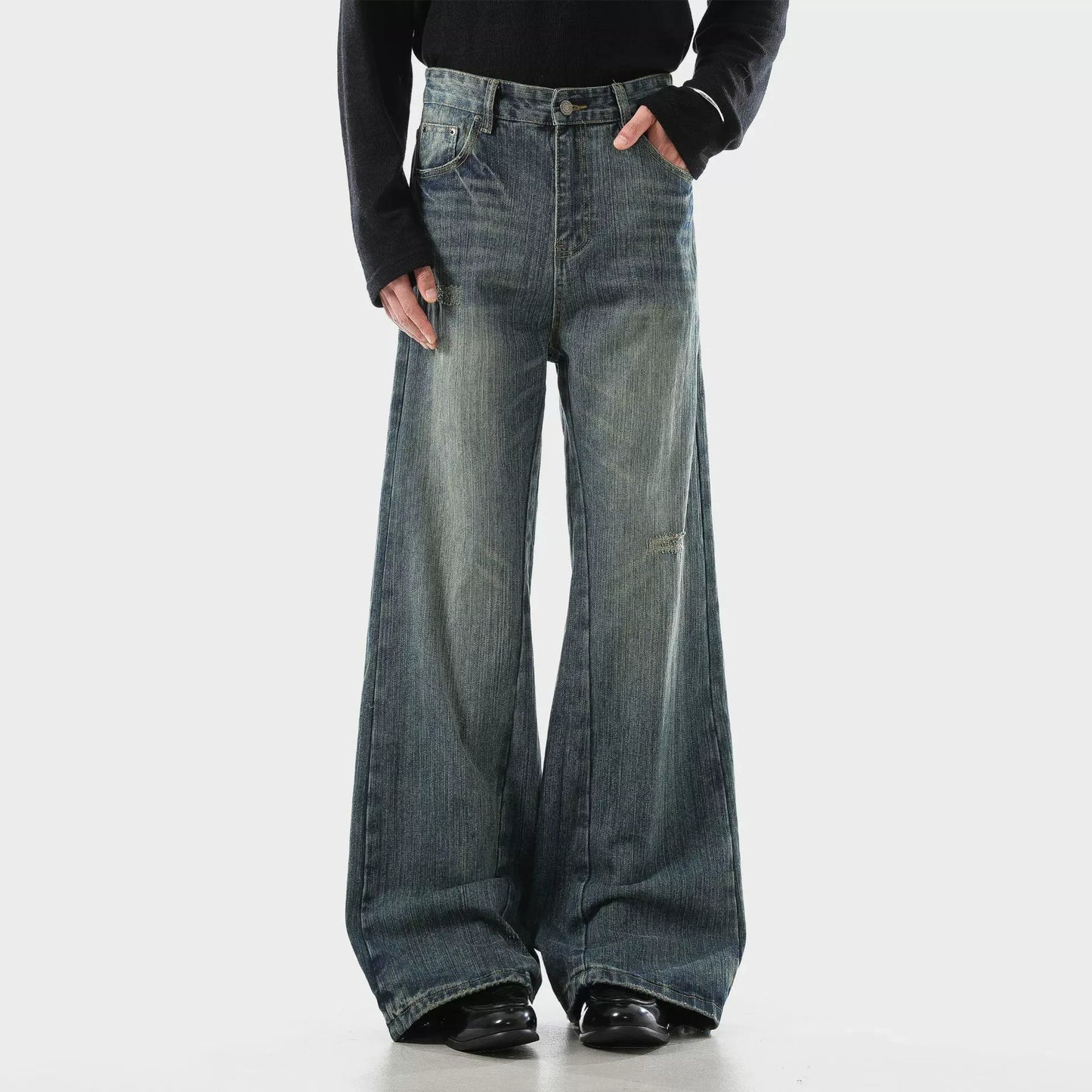 Camiseta negra desgastada y vanguardista de algodón estilo vintage con diseño de coche de carreras