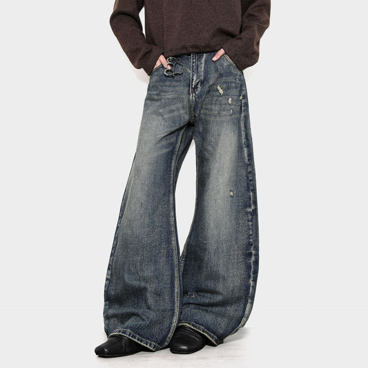 Vintage Wash Whiskering Barrel Mooping Jeans
