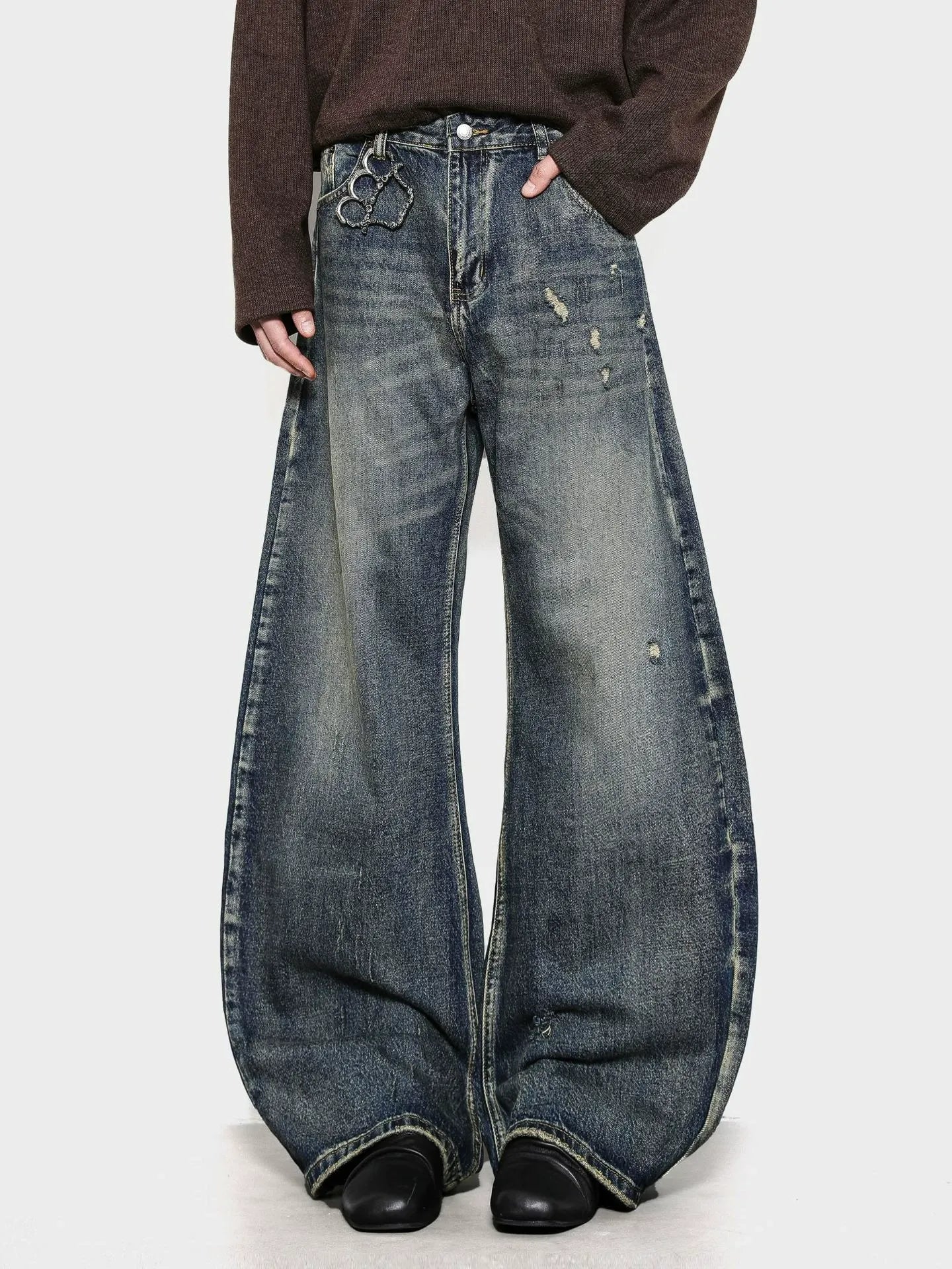 Camiseta negra desgastada y vanguardista de algodón estilo vintage con diseño de coche de carreras